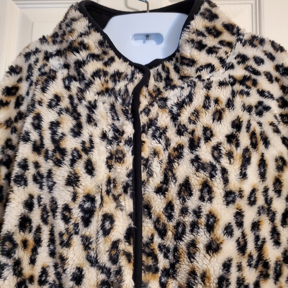 NWT Maurices animal print sweatshirt - Picture 3 of 13